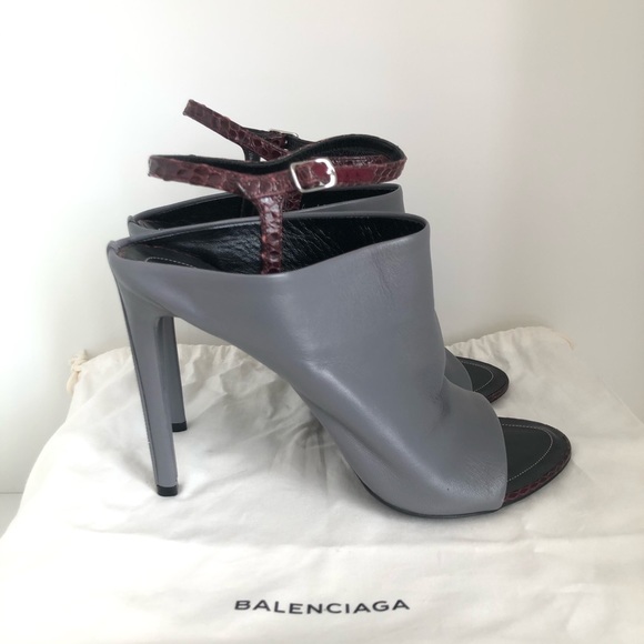 BALENCIAGA GLOVE OPEN TOE HEELS - Picture 2 of 8